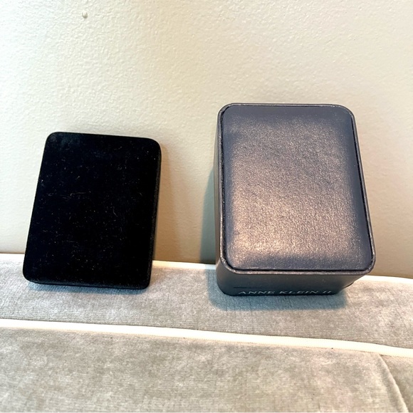 Bundle of 2 Jewelry Gift Boxes - Picture 2 of 8